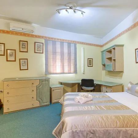 Villa Stunning 4br With Private Pool & Parking By 360 Estates *