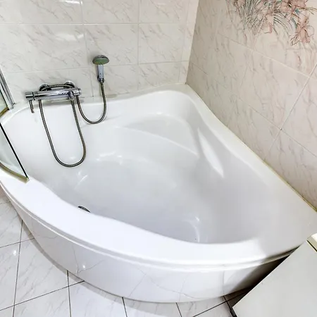Villa Stunning 4br With Private Pool & Parking By 360 Estates *