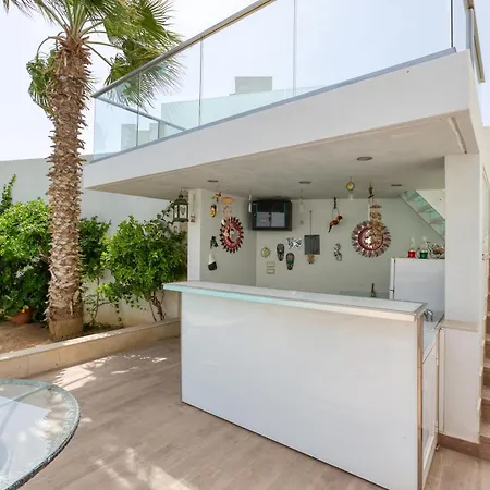 Stunning 4br With Private Pool & Parking By 360 Estates Villa