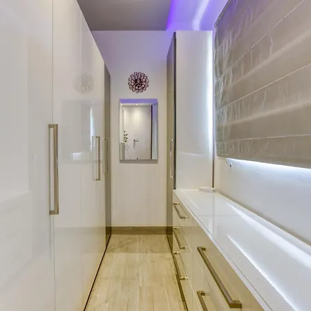 Stunning 4br With Private Pool & Parking By 360 Estates *
