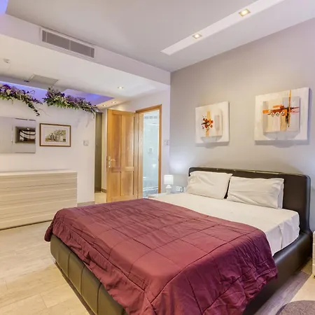 Stunning 4br With Private Pool & Parking By 360 Estates