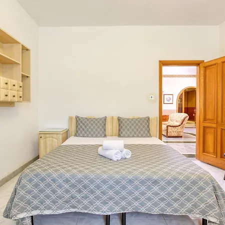 Villa Stunning 4br With Private Pool & Parking By 360 Estates