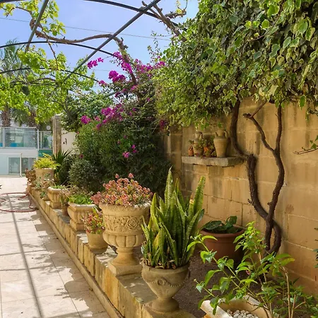 Stunning 4br With Private Pool & Parking By 360 Estates Villa Attard