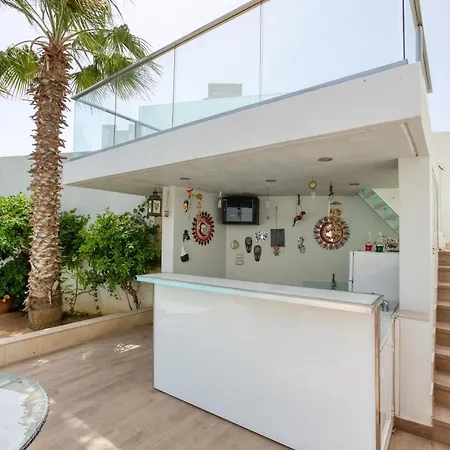 Stunning 4br With Private Pool & Parking By 360 Estates * Attard