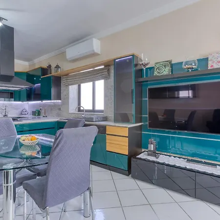 Villa Stunning 4br With Private Pool & Parking By 360 Estates *