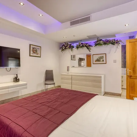 Stunning 4br With Private Pool & Parking By 360 Estates * Attard