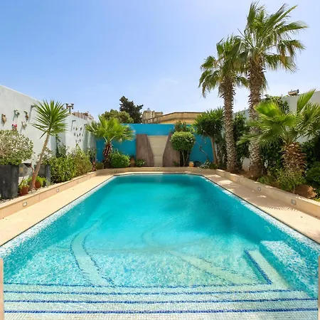 Villa Stunning 4br With Private Pool & Parking By 360 Estates